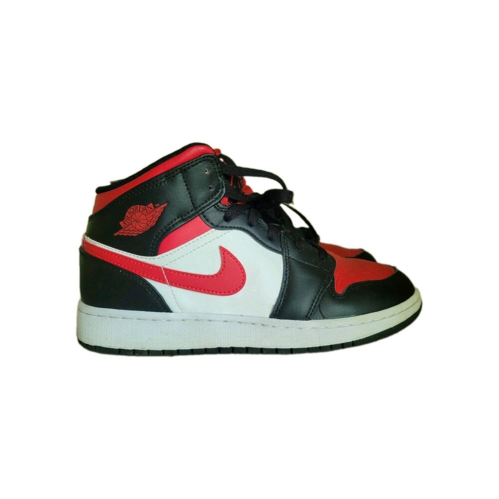 [554725-079] 6Y Youth Air Jordan Retro 1 Mid 'Black Fire Red'